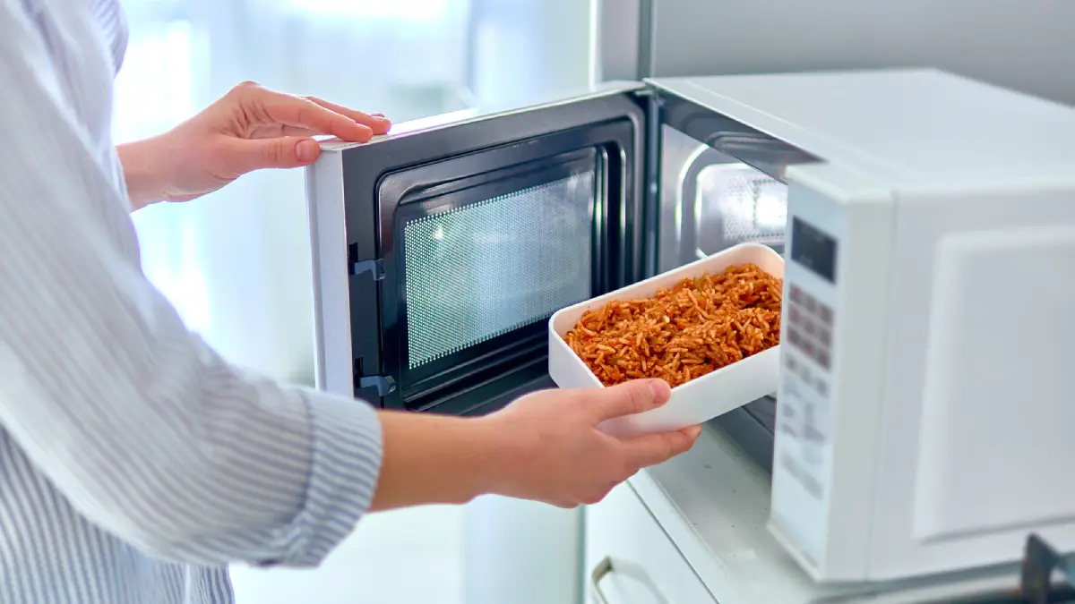 warming foods in microwave